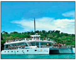 catamaran Ocean King in Quepos